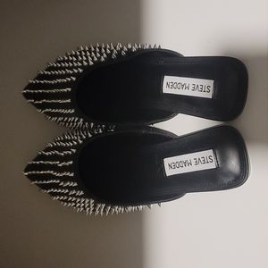 Steve Madden Pinpoint Black Loafer